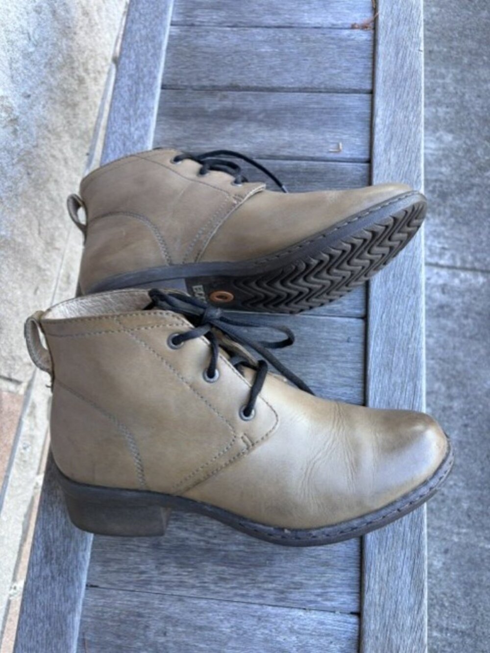 Bogs Kristina Chukka Boot Leather Waterproof Taupe Women's 7